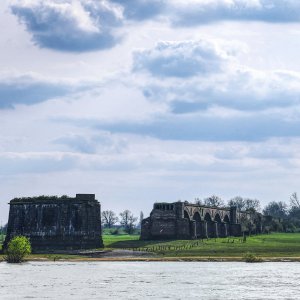 Alte Eisenbahnbrücke Wesel...... Sabine Schröder
